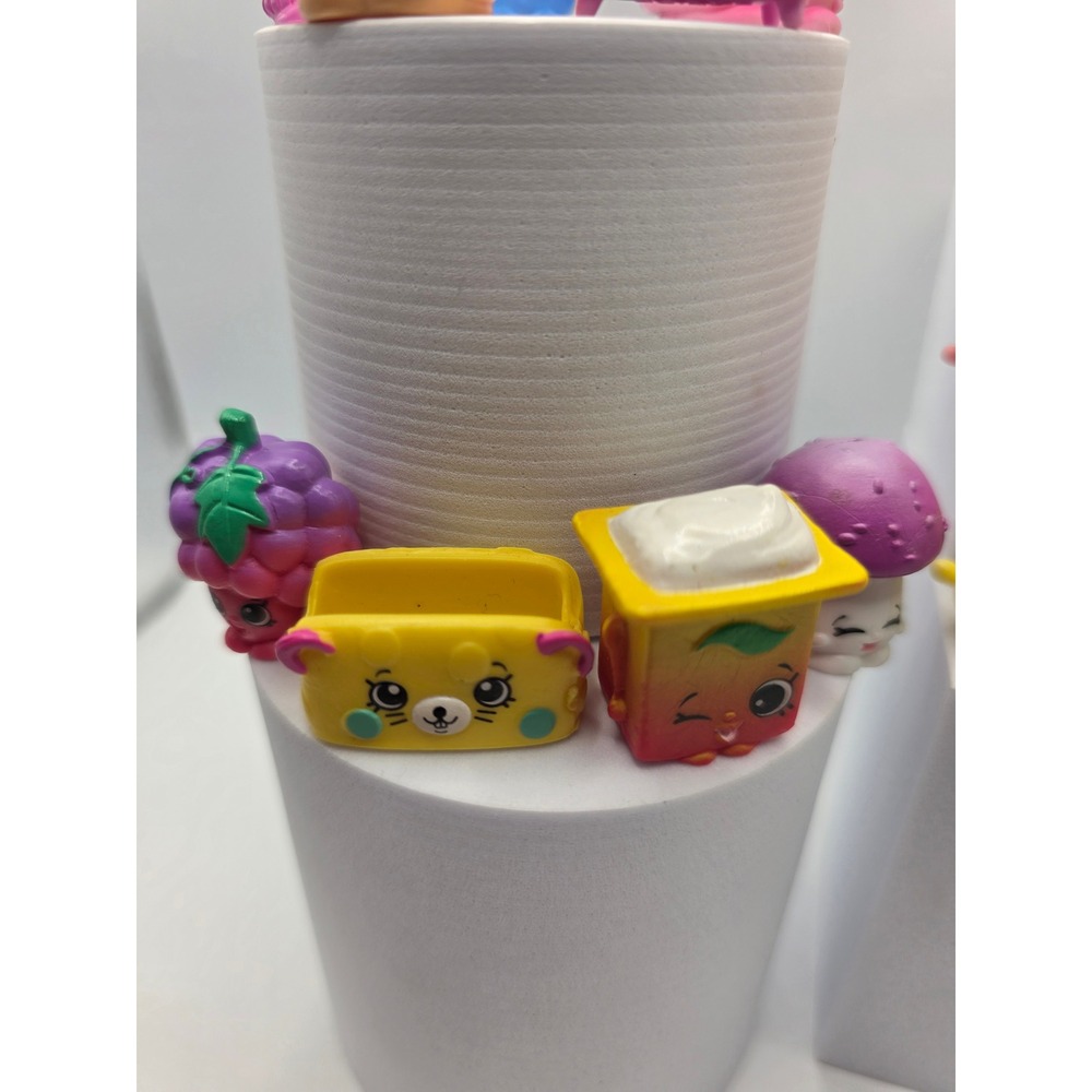 Shopkins Moose Toys Mixed Lot 22 Figures Food Grocery Accessories Miniature Toys - Picture 3 of 4